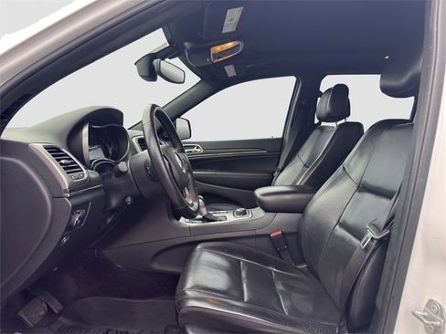 Used 2018 Jeep Grand Cherokee Limited w/ Luxury Group II image 9