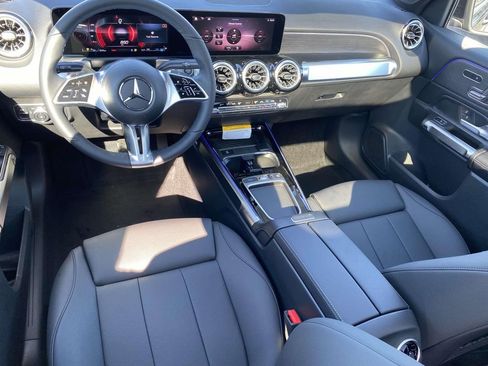 Used 2025 Mercedes-Benz GLB 250 image 15