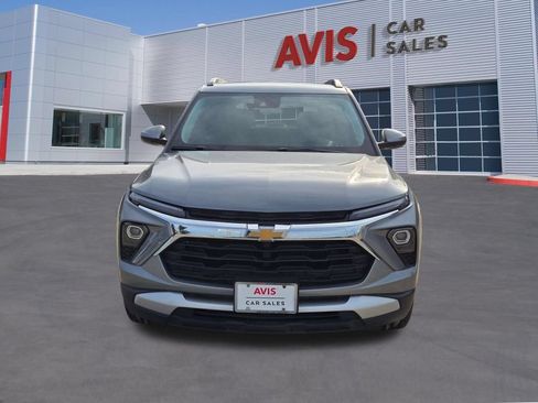 Used 2025 Chevrolet TrailBlazer LT AWD/4WD image 2