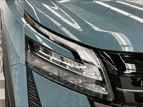 New 2026 Nissan Pathfinder Platinum image 14