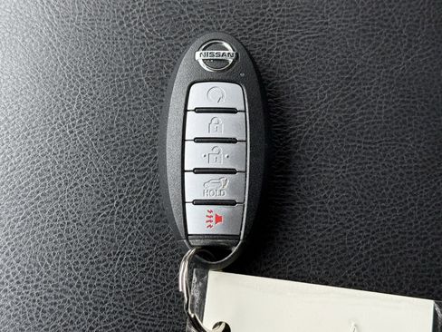 Used 2019 Nissan Pathfinder Platinum image 33