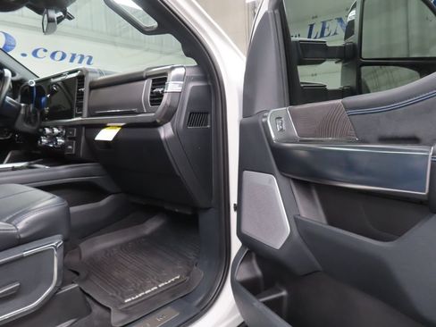 Used 2025 Ford F250 Platinum AWD/4WD image 34