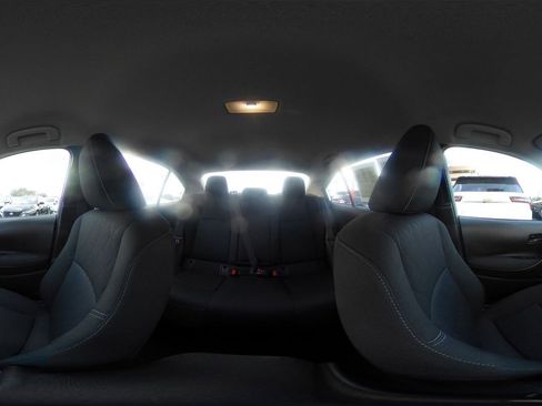 Used 2025 Toyota Corolla LE image 40