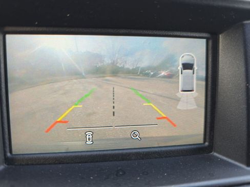 Used 2018 Ford Explorer XLT image 22