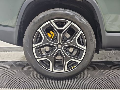 Used 2024 Rivian R1S Adventure AWD/4WD image 12