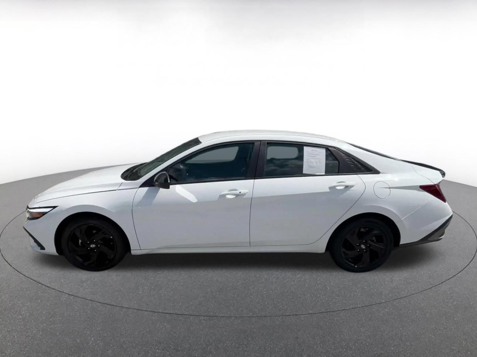 Used 2026 Hyundai Elantra Sport FWD image 8