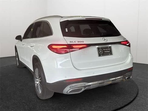 Used 2025 Mercedes-Benz GLC 300 4MATIC image 6