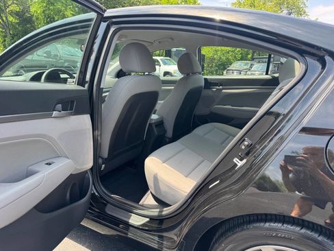 Used 2018 Hyundai Elantra SEL FWD image 14