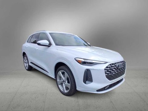 New 2025 Audi Q5 Premium Plus image 2