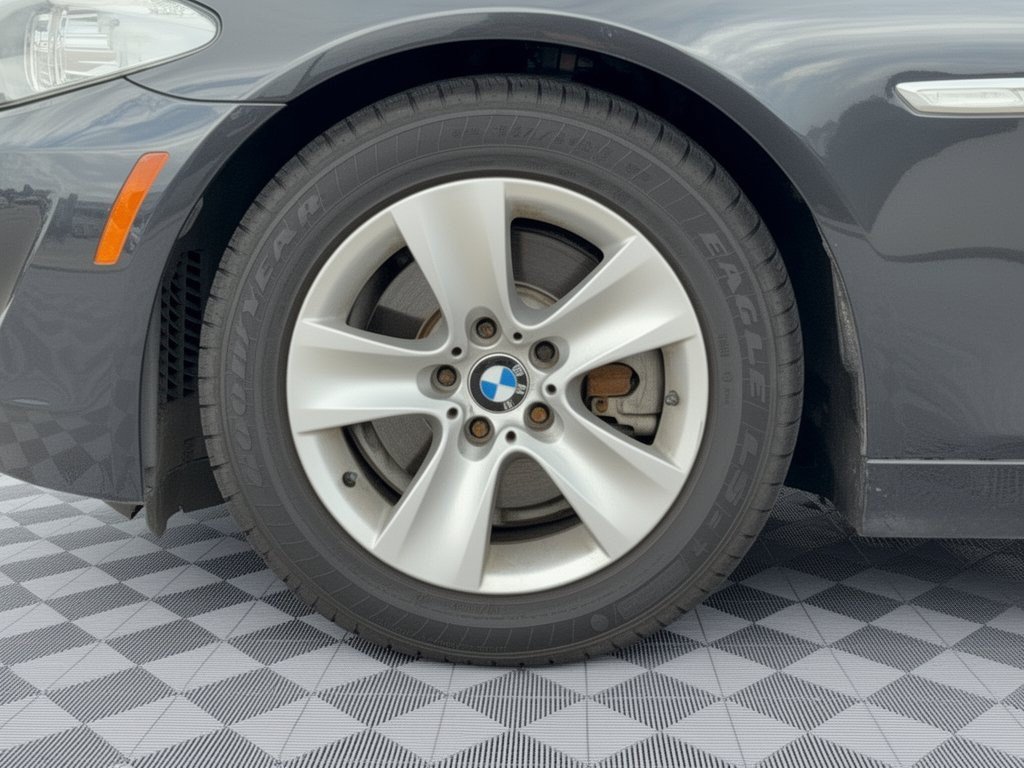 Used 2012 BMW 528i Sedan RWD image 13