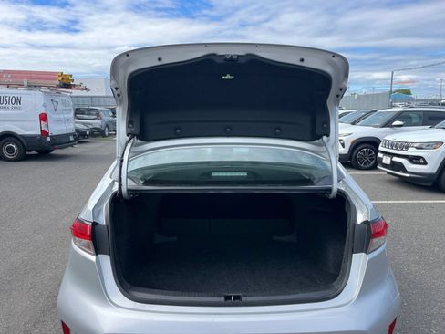 Used 2025 Toyota Corolla LE FWD image 30