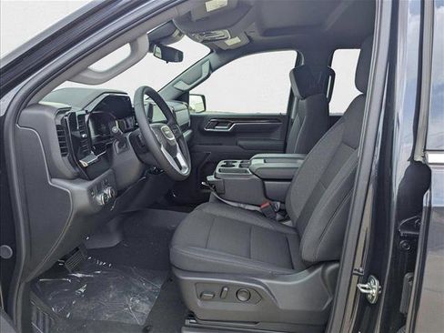 New 2025 GMC Sierra 1500 SLE image 4
