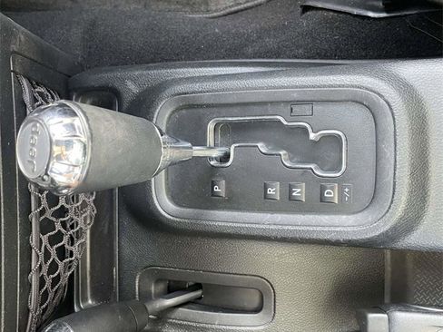 Used 2017 Jeep Wrangler Unlimited Sport w/ Connectivity Group image 16