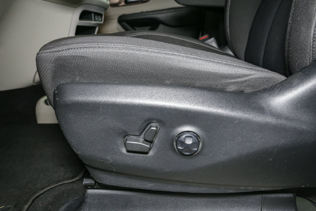 Used 2022 Chrysler Voyager LX FWD image 35
