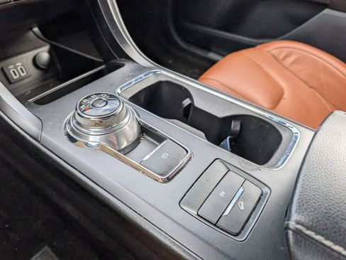 Used 2019 Ford Fusion Energi Titanium image 19