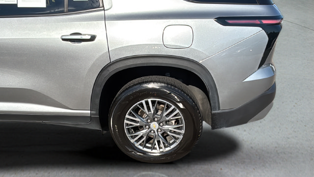 Used 2025 Chevrolet Traverse LT AWD/4WD image 39