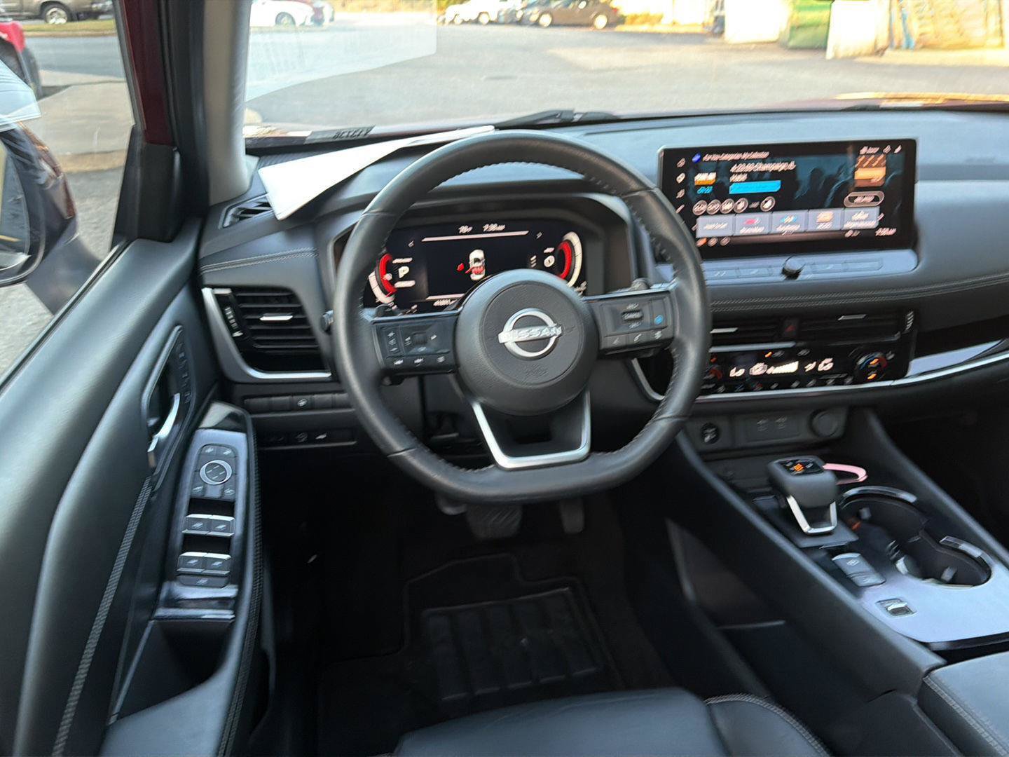 Used 2024 Nissan Rogue SL w/ SL Premium Package FWD image 18