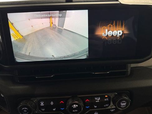 Used 2025 Jeep Wrangler Unlimited Sport AWD/4WD image 14