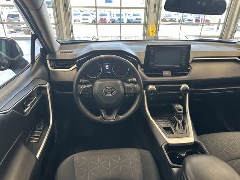Used 2021 Toyota RAV4 XLE image 2