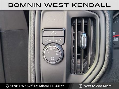 Used 2022 Chevrolet Silverado 1500 Custom image 14