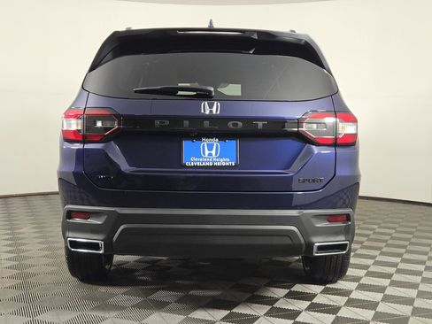 New 2025 Honda Pilot Sport image 6