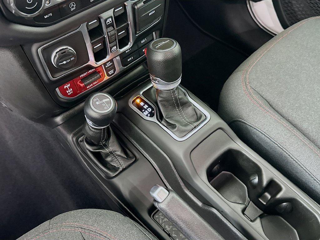Used 2024 Jeep Gladiator Rubicon w/ Safety Group AWD/4WD image 16
