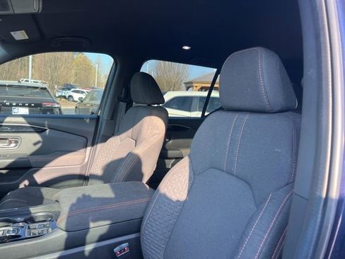 Used 2025 Honda Pilot Sport image 15