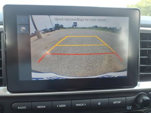 Used 2025 Hyundai Venue SE FWD image 29