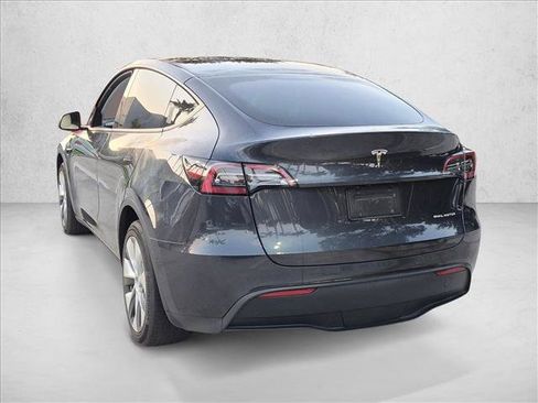 Used 2024 Tesla Model Y Long Range AWD/4WD image 7