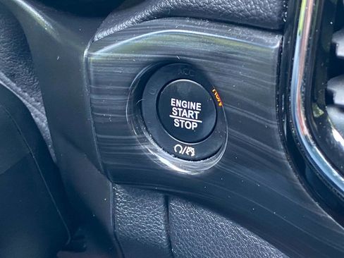 Used 2019 Jeep Grand Cherokee Altitude AWD/4WD image 20