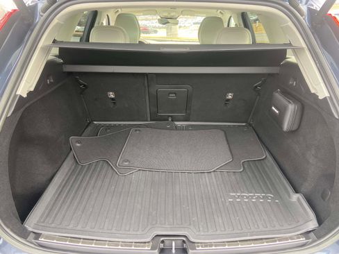 Certified 2023 Volvo XC60 B5 Plus w/ Protection Package Premier image 12