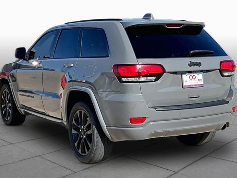 Used 2022 Jeep Grand Cherokee Laredo X RWD image 10