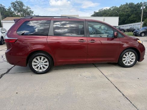 Used 2016 Toyota Sienna XLE w/ XLE Navigation Package AWD/4WD image 7