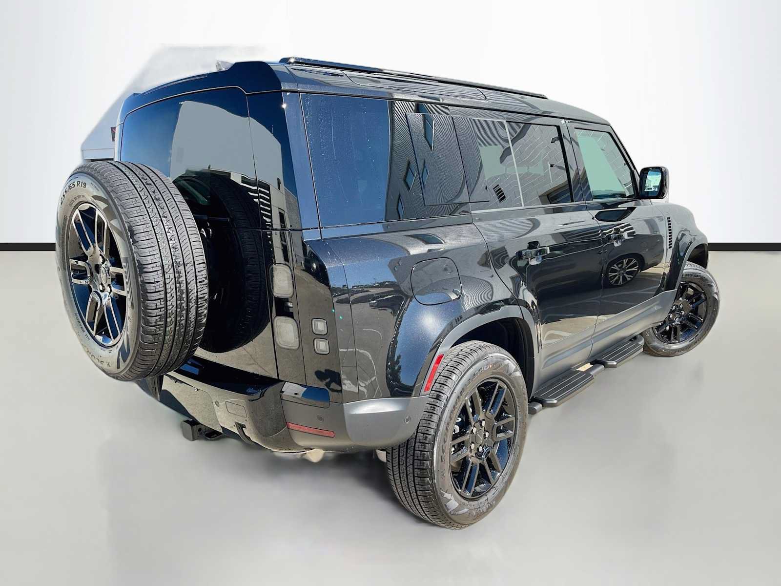 New 2026 Land Rover Defender 110 S AWD/4WD image 3