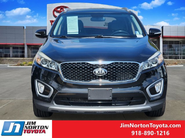 Used 2017 Kia Sorento EX w/ EX Premium Package FWD image 2