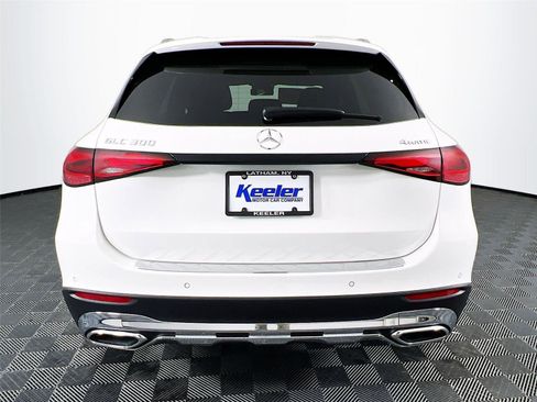 Used 2025 Mercedes-Benz GLC 300 4MATIC image 5