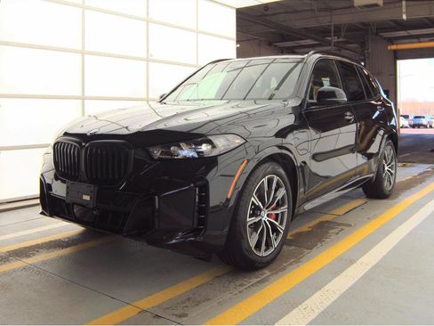 Used 2025 BMW X5 xDrive50e w/ M Sport Package AWD/4WD image 2