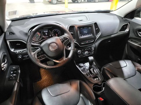 Used 2019 Jeep Cherokee Latitude Plus w/ Cold Weather Group image 29