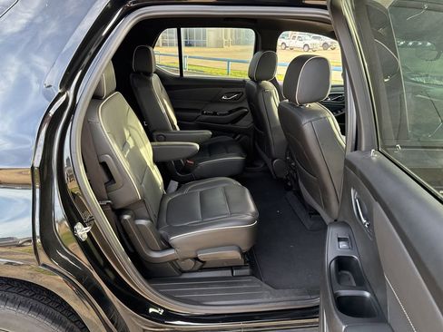 Used 2023 Chevrolet Traverse Premier w/ Redline Edition image 12