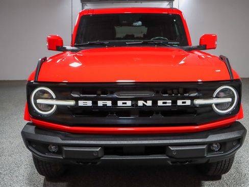 Used 2023 Ford Bronco Outer Banks image 4