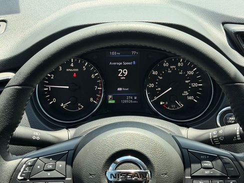 Used 2020 Nissan Rogue SV FWD image 19