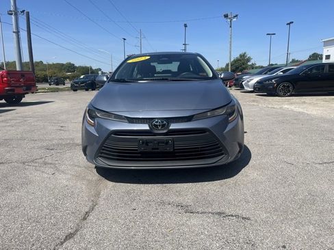 Used 2023 Toyota Corolla LE image 2