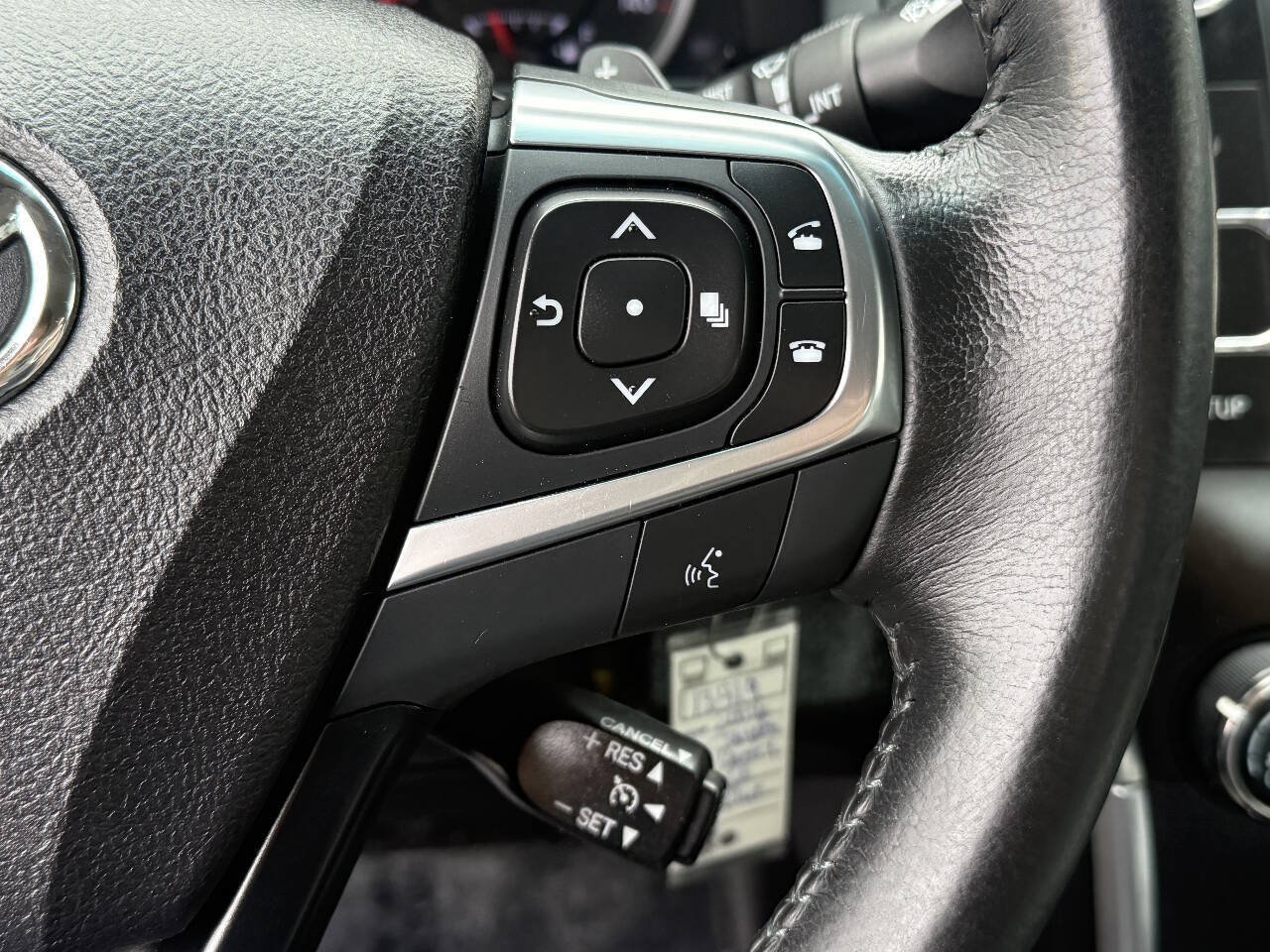 Used 2016 Toyota Camry SE FWD image 14