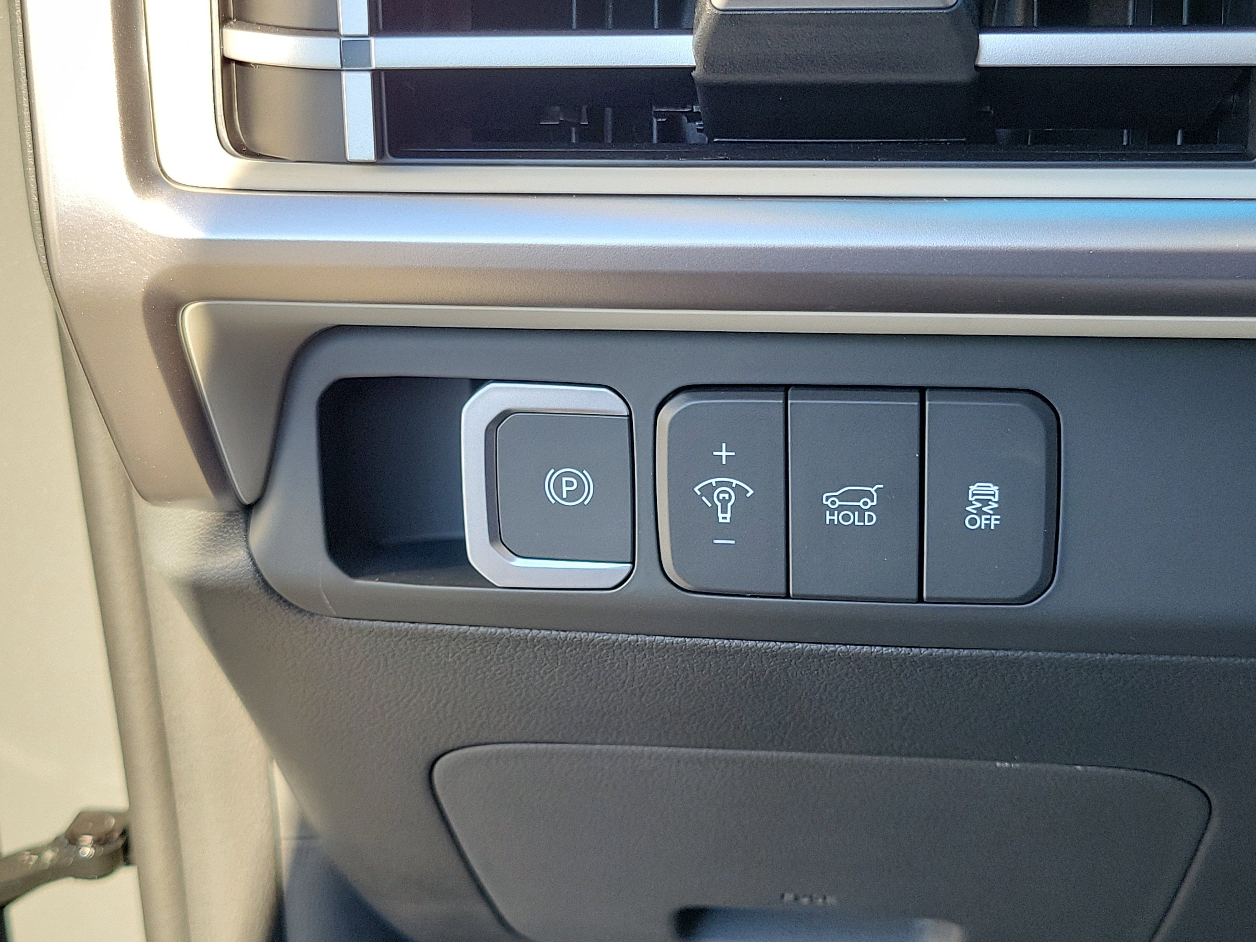 Used 2026 Hyundai Santa Fe SE FWD image 17
