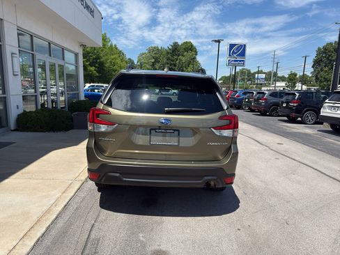Used 2023 Subaru Forester Premium AWD/4WD image 4