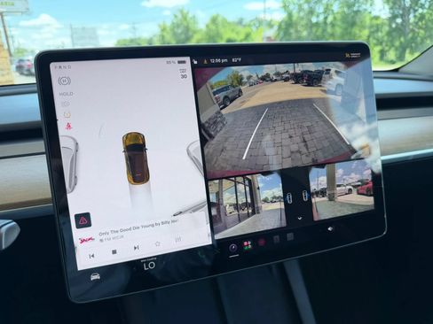 Used 2022 Tesla Model Y Long Range AWD/4WD image 29