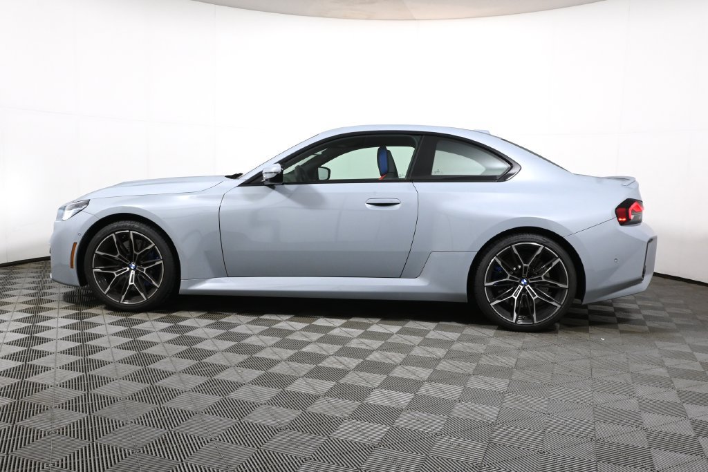 Used 2026 BMW M2 w/ Lighting Package RWD image 2