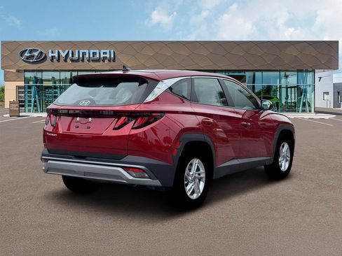 Certified 2026 Hyundai Tucson SE FWD image 8