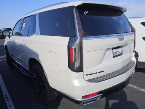 Used 2021 Cadillac Escalade Premium Luxury AWD/4WD image 7