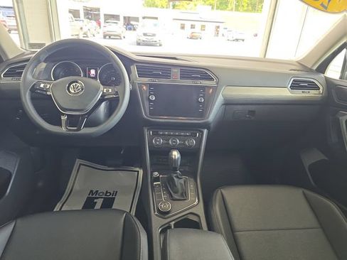 Used 2020 Volkswagen Tiguan SE AWD/4WD image 11